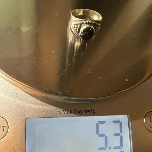 Vintage Sterling silver and garnet wide dome ring - Picture 9 of 15